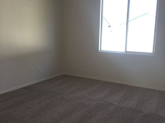 5th image of 2304 E Elm Grove Dr