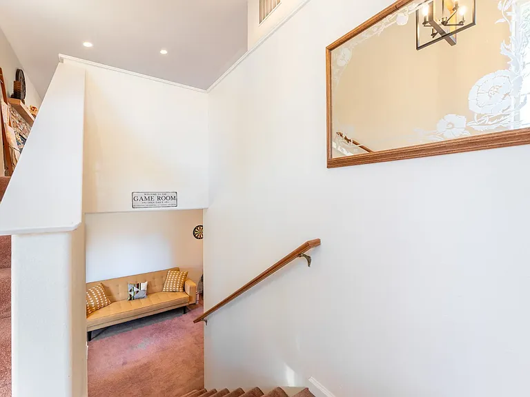 2239 Blitzen Rd — Photo 24