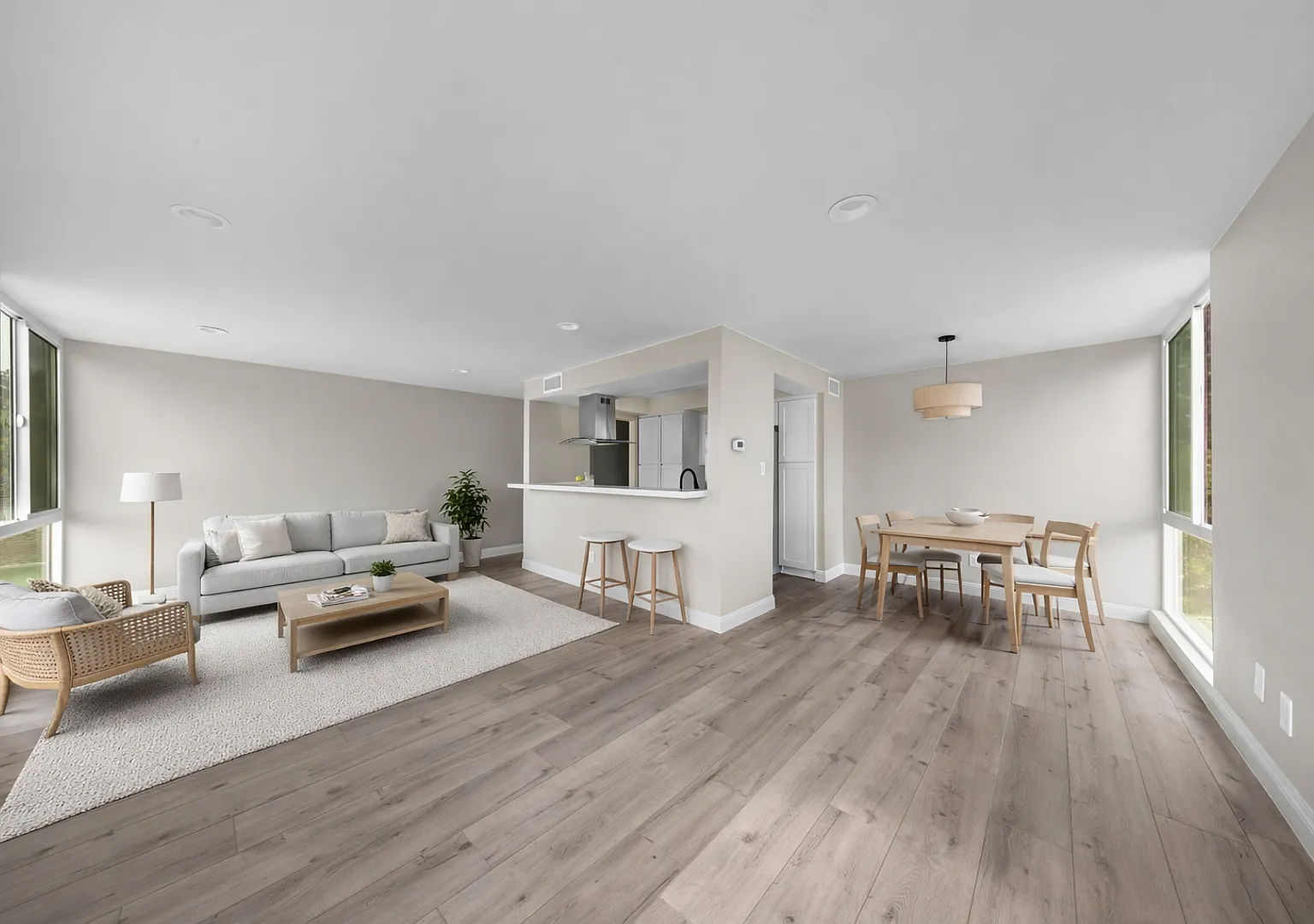 271 E San Antonio Dr. — Photo 3