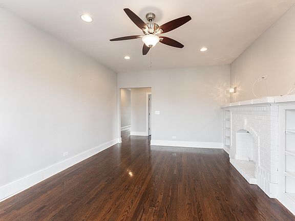 2nd image of 2211 W Foster Ave #F3