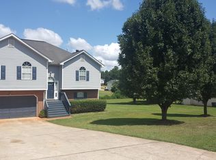 220 Solomon Dr, Ellenwood, GA 30294