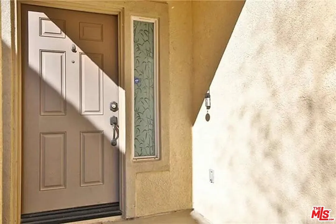 4 bed, 3.5 bath, 1787 sqft, $3,970 — Photo 2