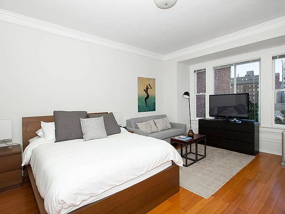 4th image of 721 Bush St #406B