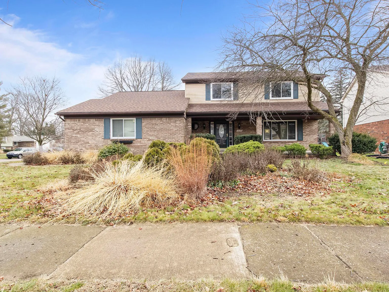 4 bed, 2.5 bath, 2220 sqft, $3,000 — Photo 3