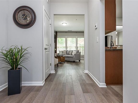 5th image of 2156 Caswell Cir