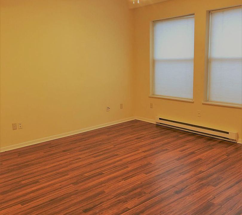 2nd image of 646 North St APT 3