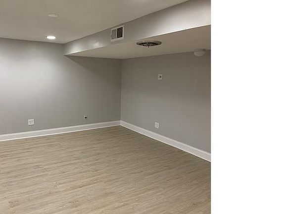 5th image of 620 E 160th Pl