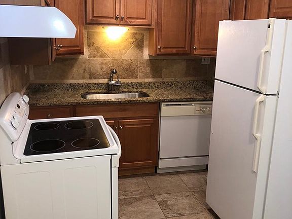 2nd image of 424 S Euclid Ave #2B