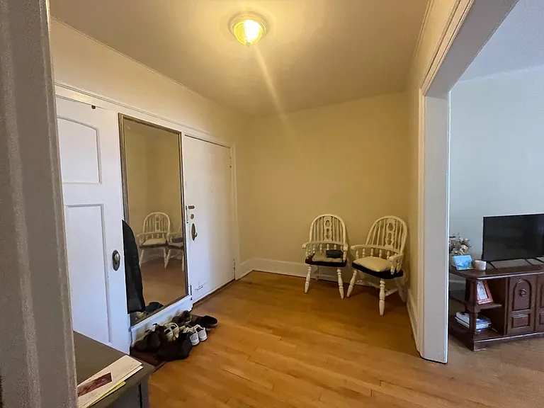 1030 N Marshall St — Photo 30