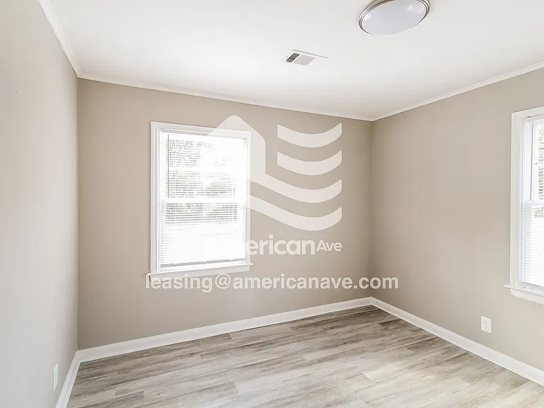 1572418_009_wm_-_bedroom_13524765.jpg