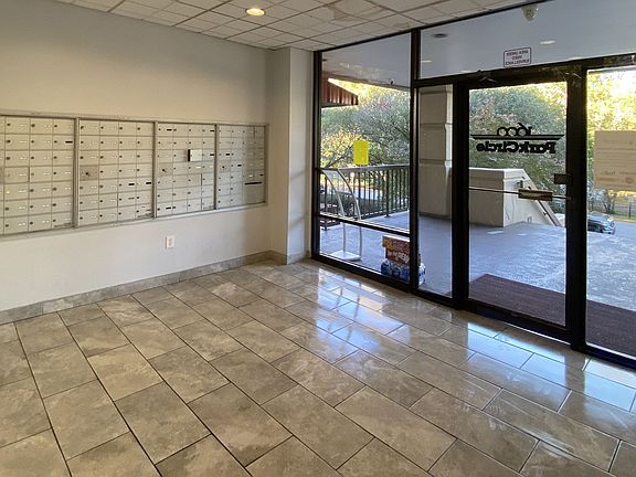 4th image of 1600 Park Cir APT 714