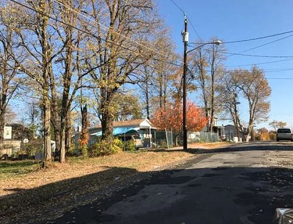 2nd image of 2722 Wayne Ave