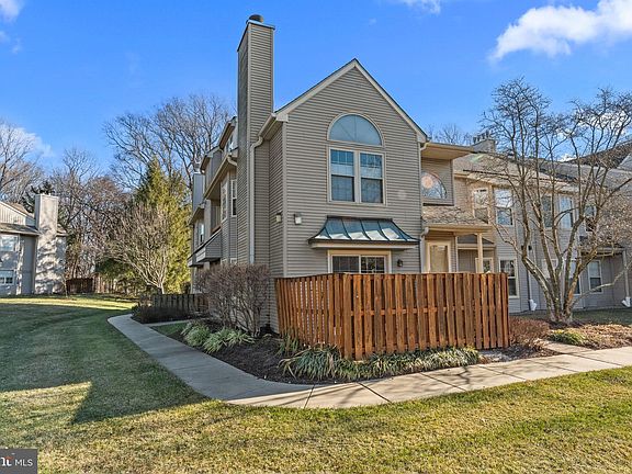 2nd image of 3005 Danbury Ct