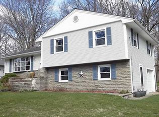 8 Falstaff Dr, Cumberland, RI 02864