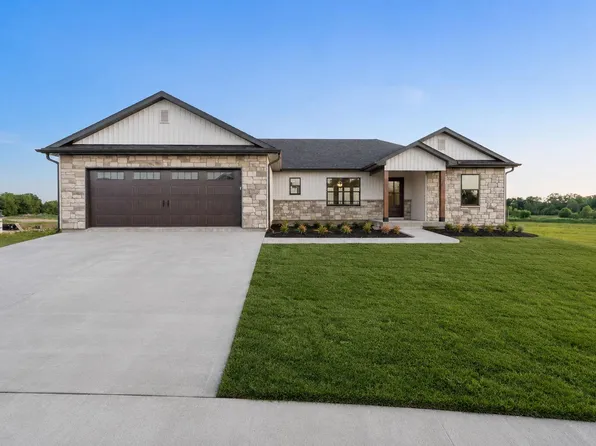 19305 Nicholas Dr, Boonville, MO 65233
