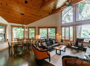 25 Ivy Point Ln, Burnsville, NC 28714