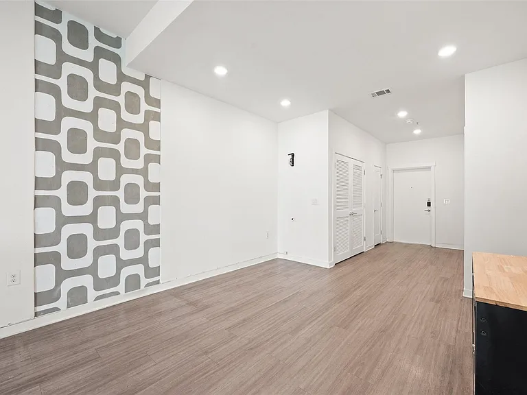 4361 S Congress Ave #111 — Photo 10