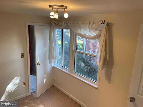 4th image of 610 Ritchie Ave