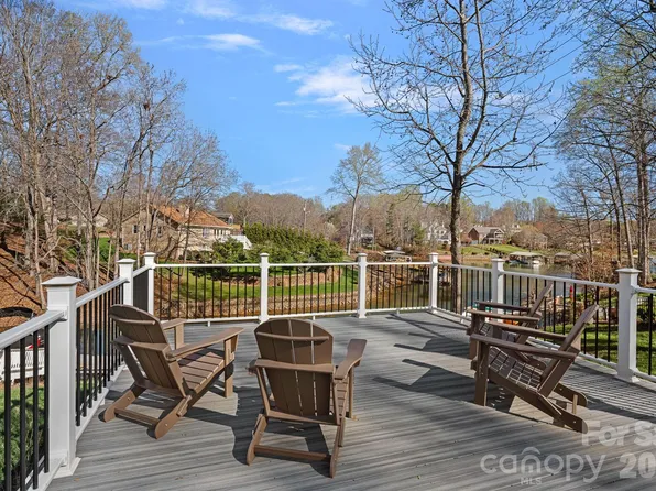 2474 Green Point Ln, Denver, NC 28037