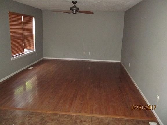 Additional Living Room