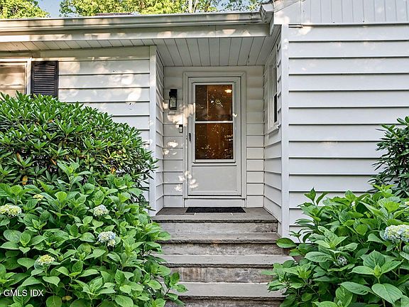2nd image of 20 Meyer Pl