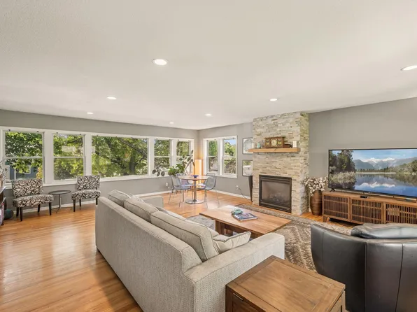 3420 Parkview Blvd, Robbinsdale, MN 55422