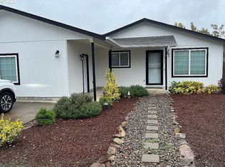 315 Roberts Ln, Cottage Grove, OR 97424