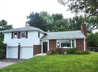 121 Washburn Cir, Oak Ridge, TN 37830