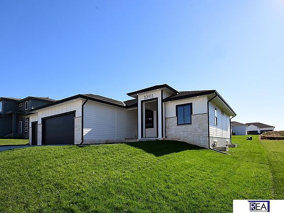 2nd image of 10911 Bearcreek Dr