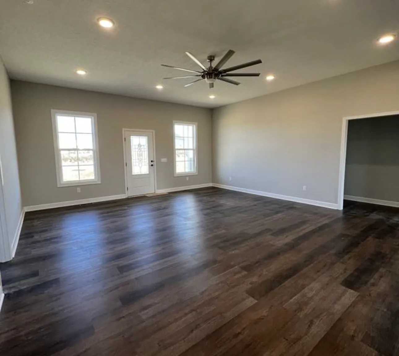 3 bed, 1900 sqft, $1,900 — Photo 2