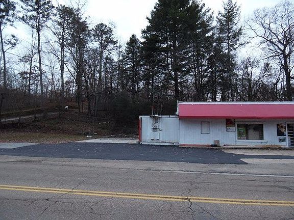 3rd image of 8012 Old Lee Hwy