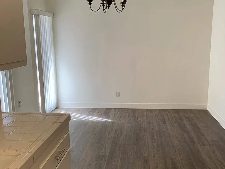 10350 Almayo Ave #7 — Photo 6