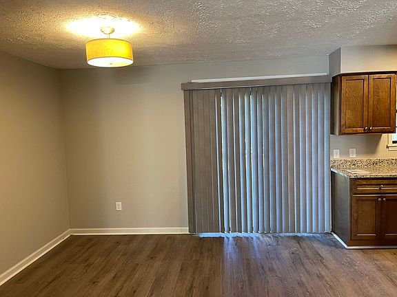 3rd image of 1246 Pinedale Cir NW