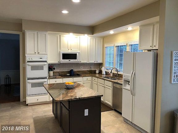 4th image of 4 Marble Hill Ct