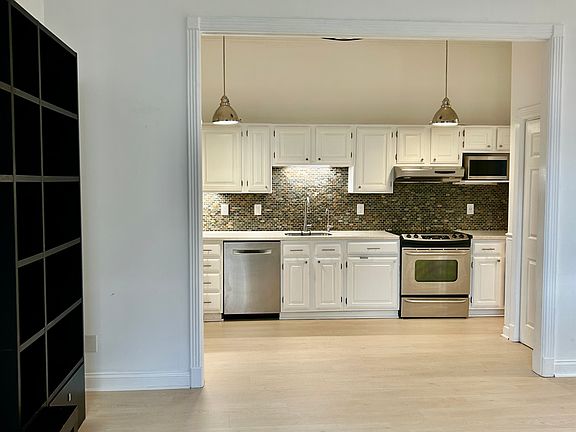 5th image of 523 N Bertrand St Unit 104
