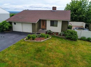 208 Huron Ave, Holyoke, MA 01040