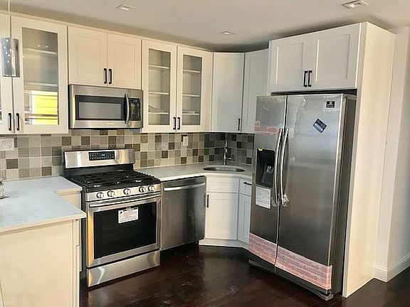3rd image of 13-18 Gipson St Unit 1
