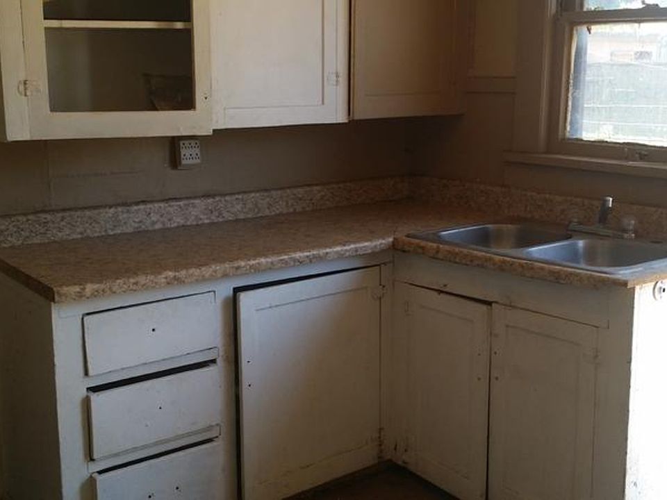 2nd image of 313 S Kentucky St