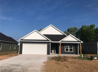 215 Miles Ave, Gentry, AR 72734