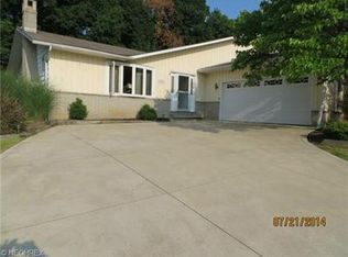 9008 Munich Dr, Parma, OH 44130