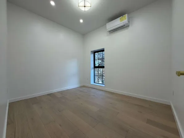 362 Rochester Avenue image 6 of 11