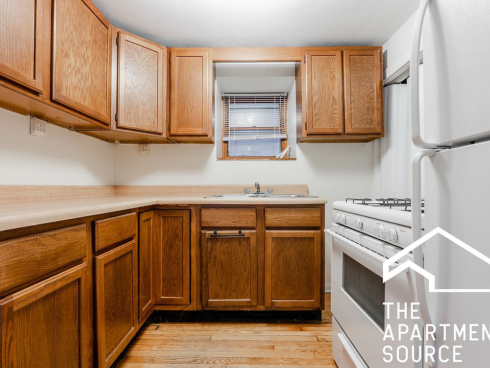 1st image of 3350 N Kenmore Ave