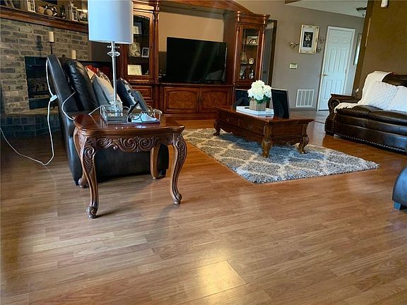 3rd image of 2709 W Bishop Dr