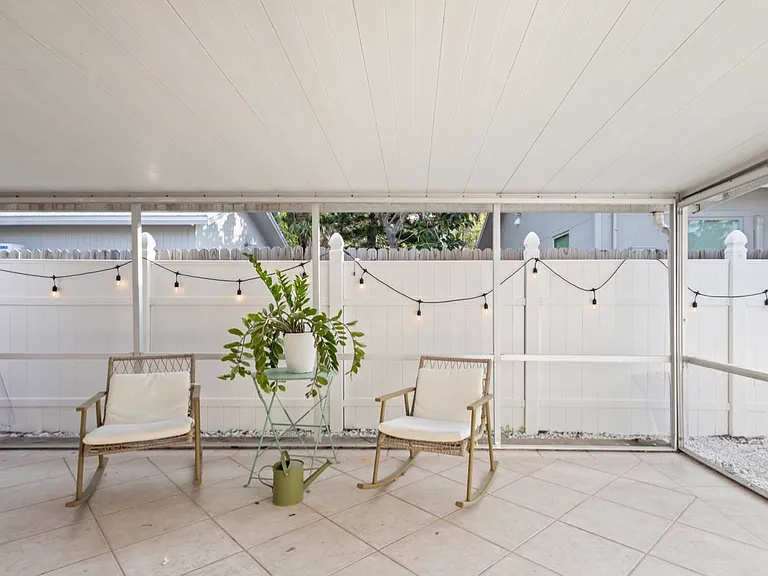 6960 Poinsetta Ave — Photo 21