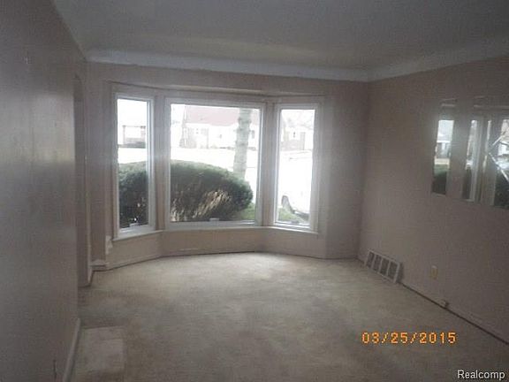4th image of 9560 W Parkway St