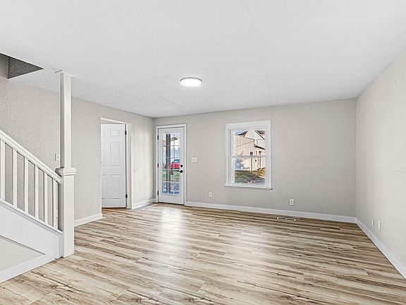 5th image of 229 Beall Ct