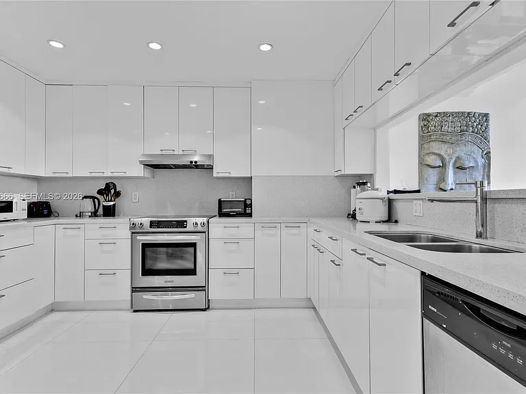 251 Crandon Blvd #322 — Photo 9