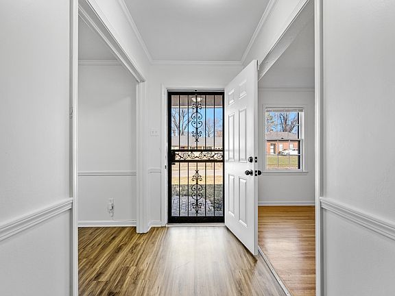 5th image of 4763 Wooddale Ave