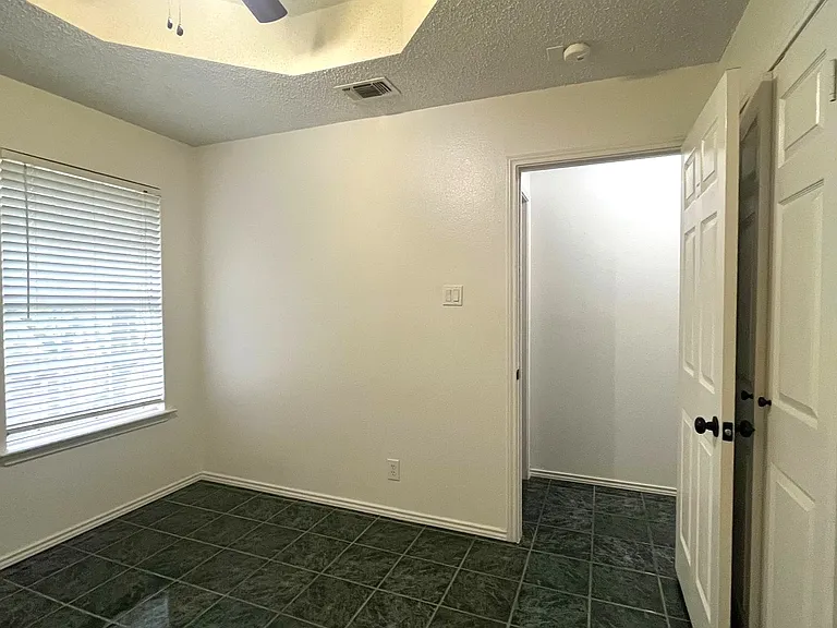 1918 Summerwood Dr — Photo 13