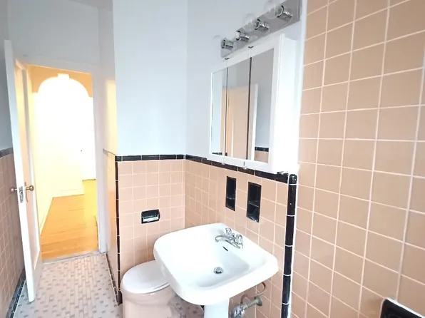 111-10 76th Road image 5 of 8